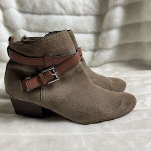 Coach Pauline leather suede khaki & Tan straps ankle boots side zipper s…